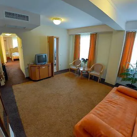 Apollo Hotel 3*